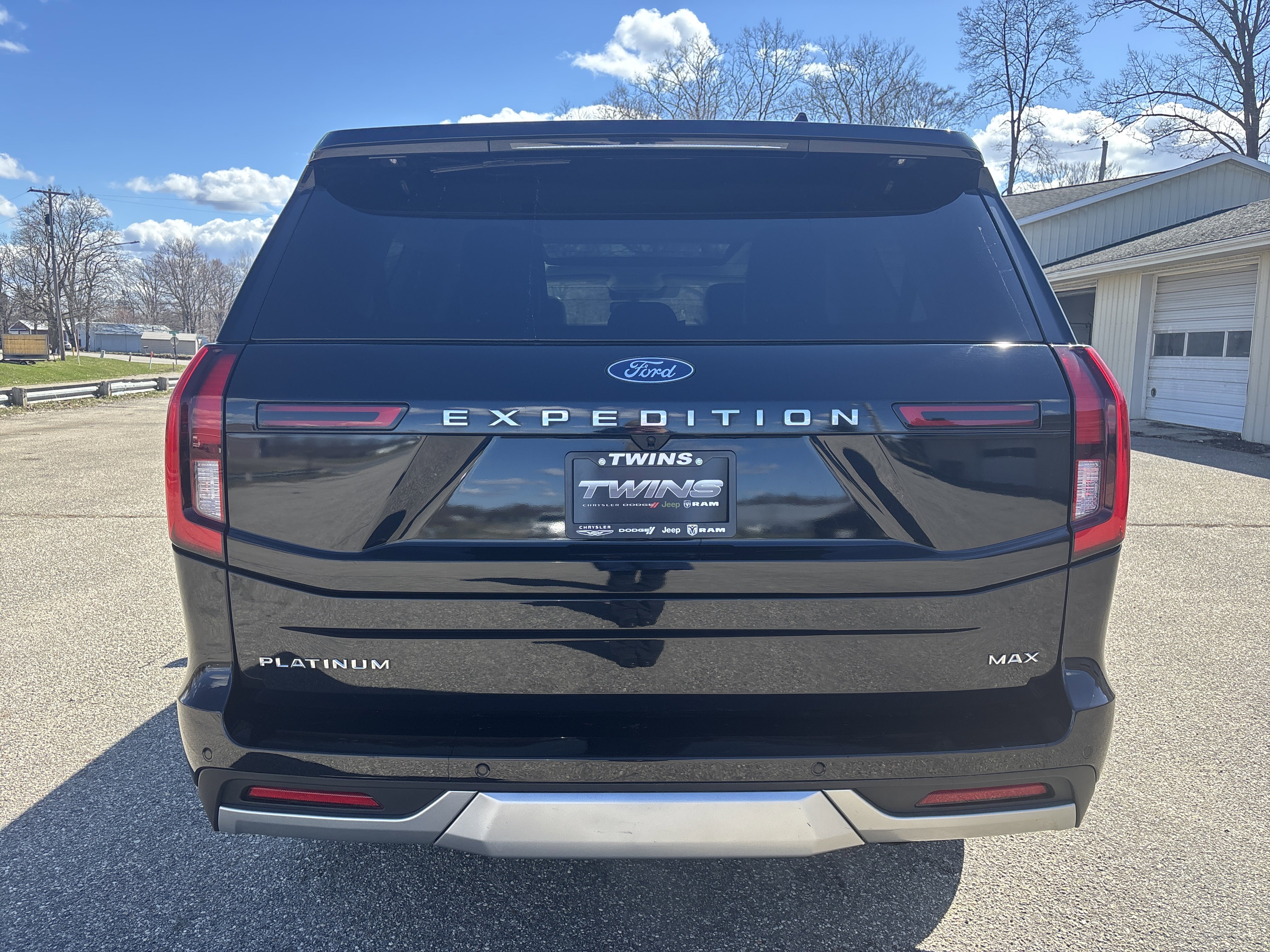 Used 2025 Ford Expedition Max Platinum AWD/4WD image 7