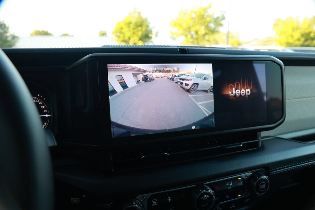 Used 2025 Jeep Wrangler Unlimited Sahara w/ Safety Group AWD/4WD image 24
