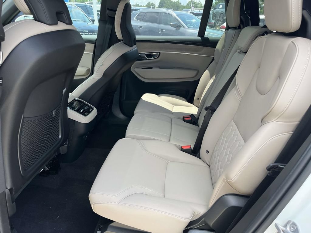 Used 2025 Volvo XC90 B6 Plus w/ Protection Package Premier AWD/4WD image 13
