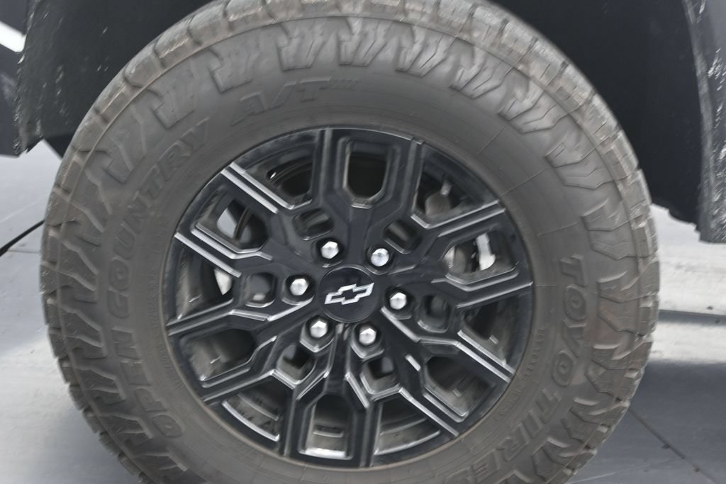 Used 2024 Chevrolet Colorado Trail Boss w/ Advanced Trailering Package AWD/4WD image 9