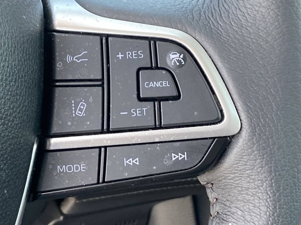 Certified 2026 Toyota Sienna XLE FWD image 30