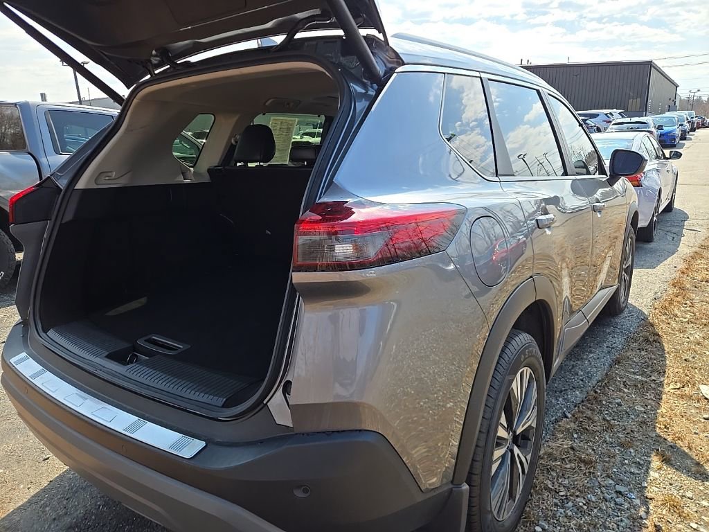 Used 2023 Nissan Rogue SV w/ SV Premium B Package image 12