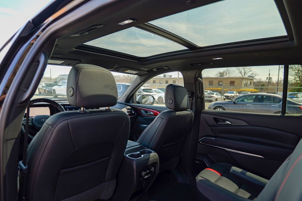 Used 2024 Chevrolet Traverse RS w/ LPO, Floor Liner Package image 31
