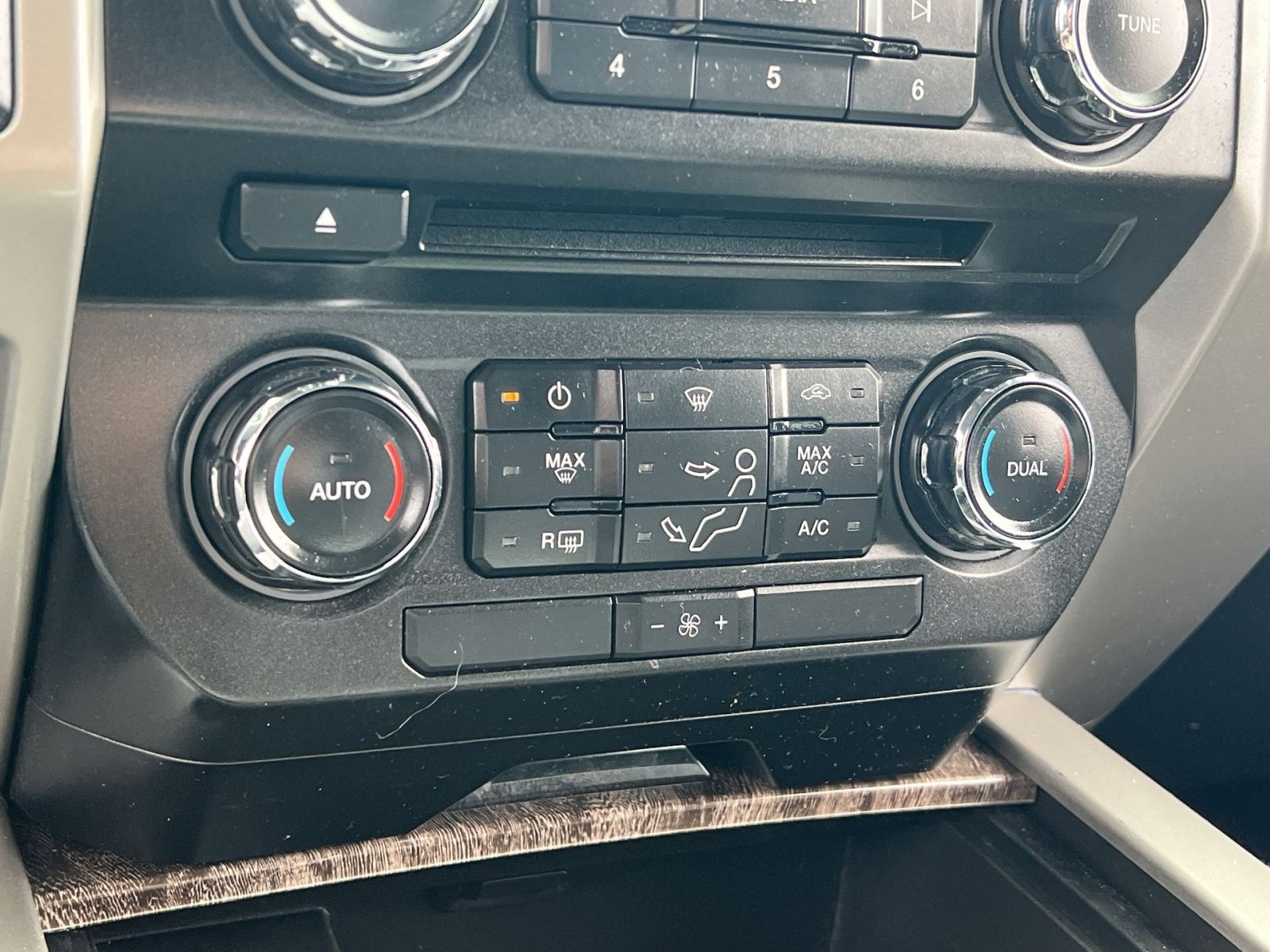 Certified 2018 Ford F250 Lariat w/ Chrome Package AWD/4WD image 21