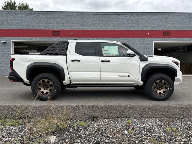 Certified 2025 Toyota Tacoma Trailhunter image 2