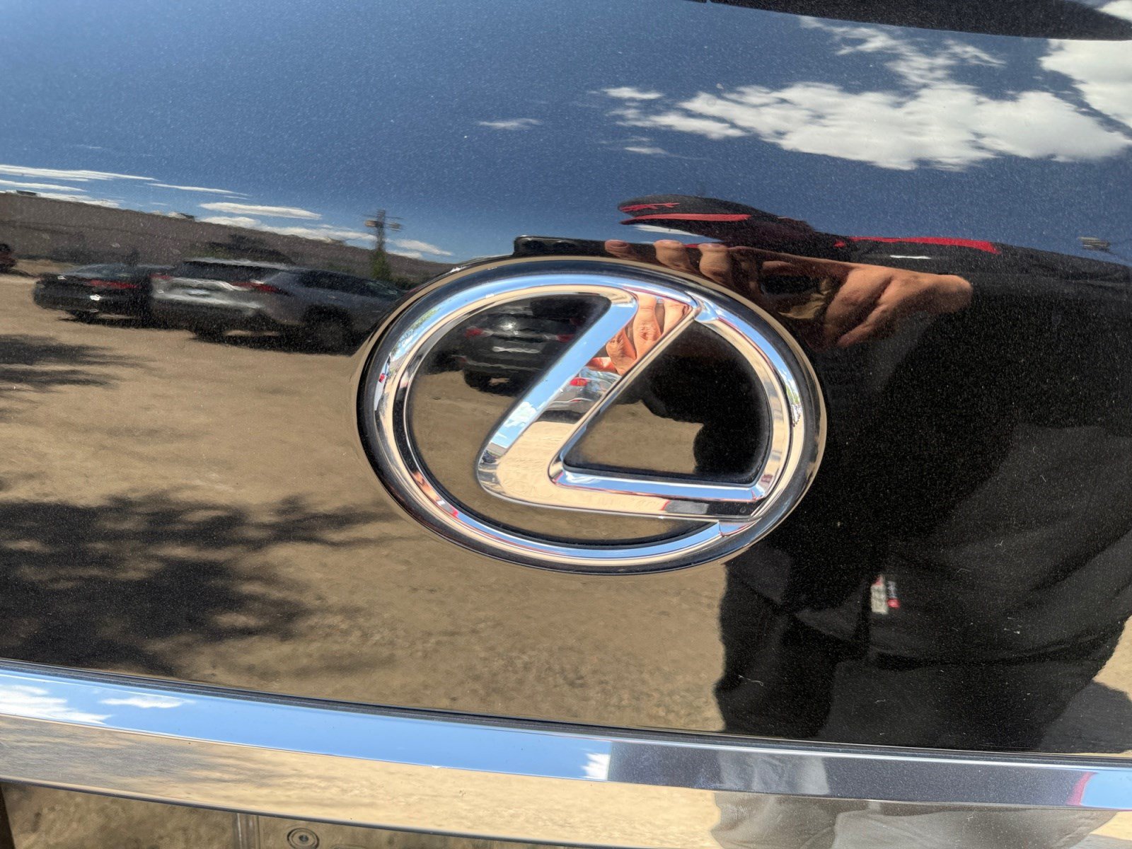 Used 2020 Lexus LX 570 4WD w/ Luxury Package image 22