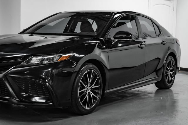 Used 2022 Toyota Camry SE FWD image 8