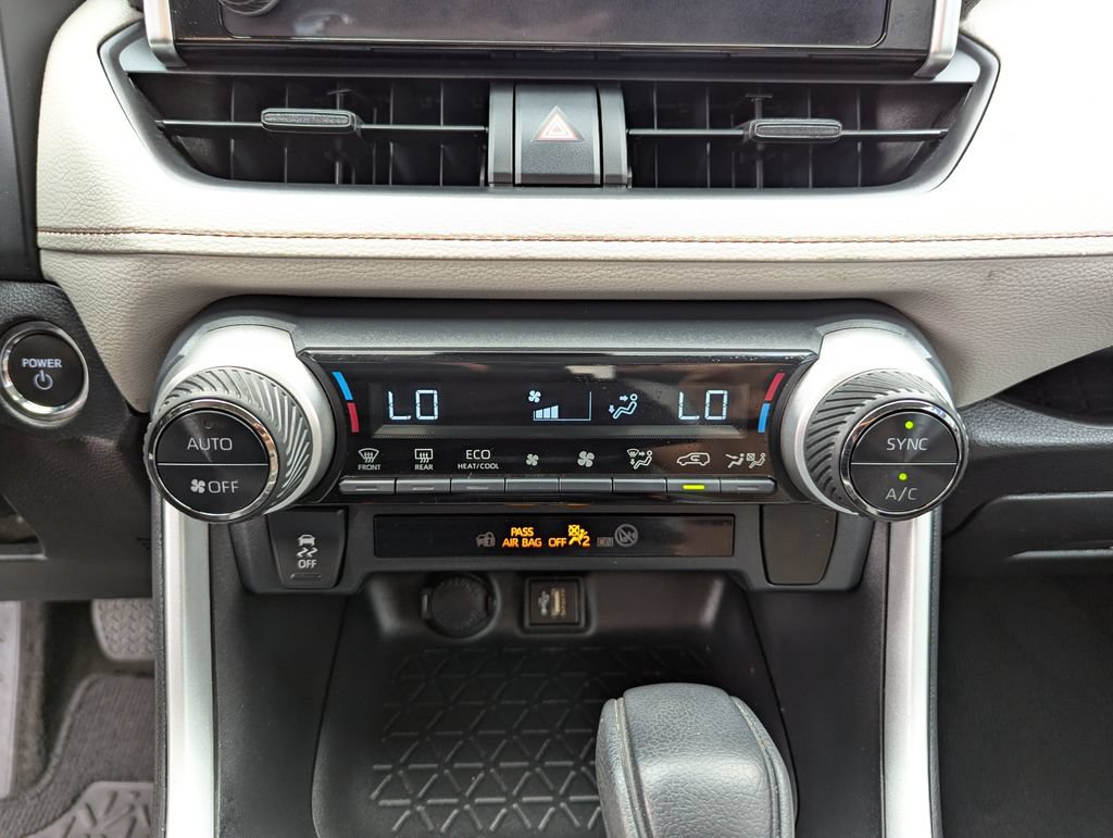 Used 2023 Toyota RAV4 XLE AWD/4WD image 23