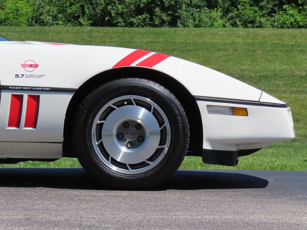 Used 1987 Chevrolet Corvette Convertible RWD image 24