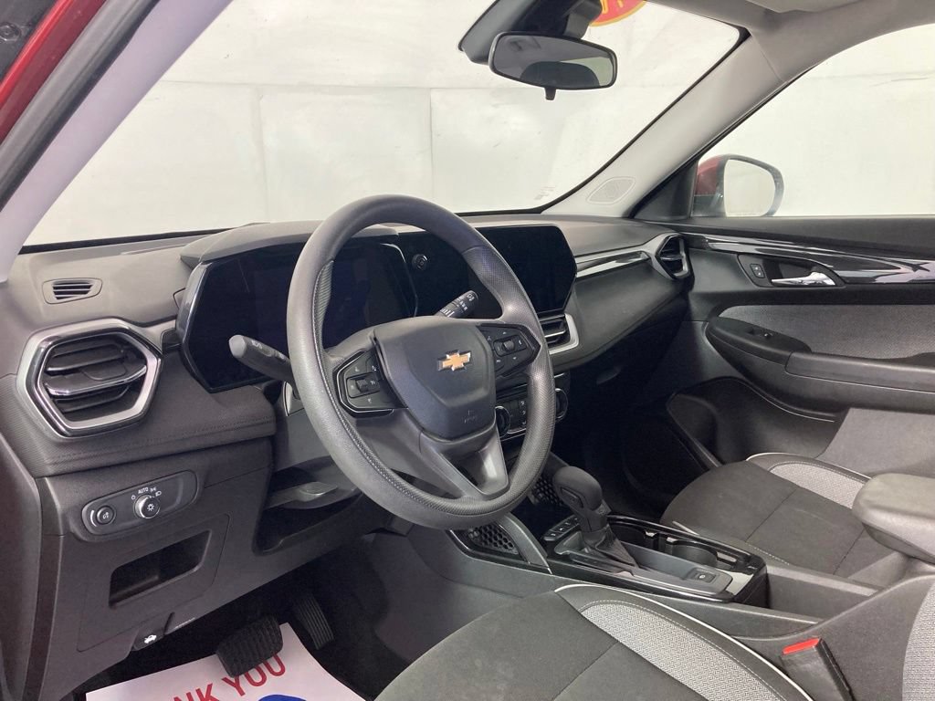 Used 2024 Chevrolet TrailBlazer LT AWD/4WD image 16