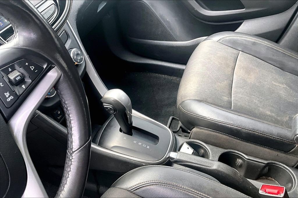 Used 2020 Chevrolet Trax LT w/ LT Convenience Package FWD image 17