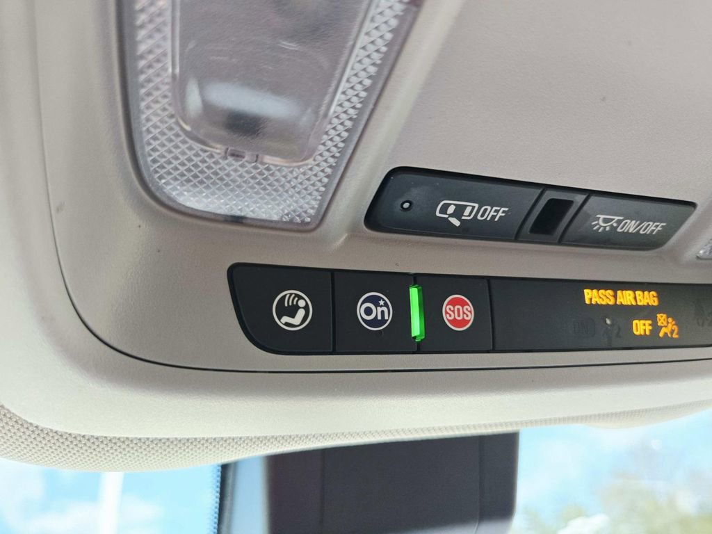 Used 2020 Chevrolet Equinox LS image 32