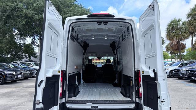 Used 2022 Ford E-Transit 148 High Roof RWD image 16