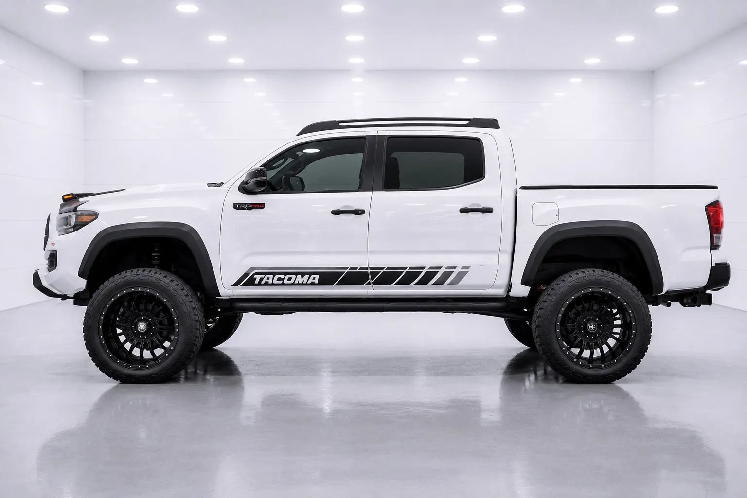 Used 2021 Toyota Tacoma TRD Pro AWD/4WD image 2