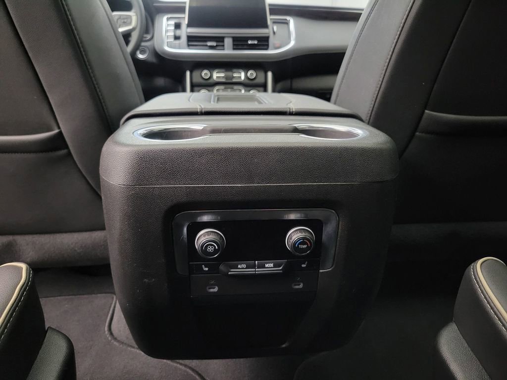 Used 2024 Chevrolet Tahoe Premier AWD/4WD image 24