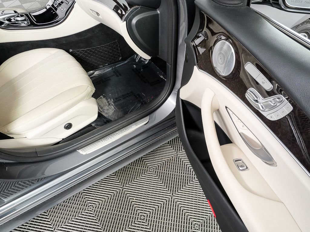 Used 2017 Mercedes-Benz E 300 image 25