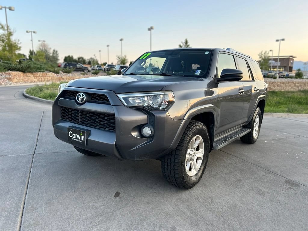 Used 2017 Toyota 4Runner SR5 AWD/4WD image 3