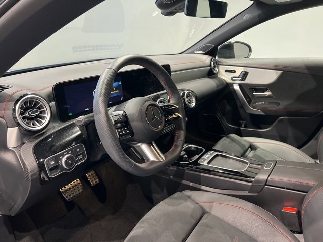 Used 2025 Mercedes-Benz CLA 250 4MATIC image 16