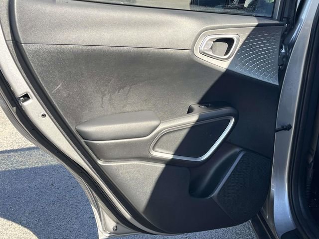 Used 2023 Kia Soul LX w/ LX Technology Package image 16
