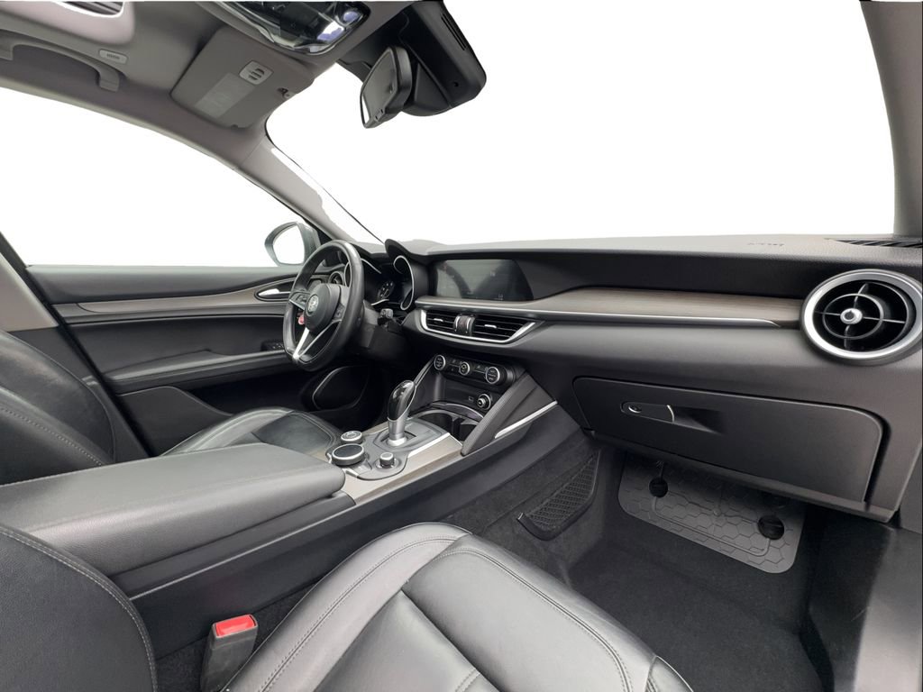 Used 2019 Alfa Romeo Stelvio Ti w/ Nero Edizione image 30