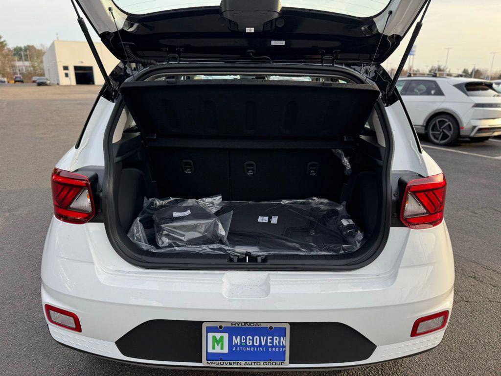 New 2026 Hyundai Venue SEL FWD image 7