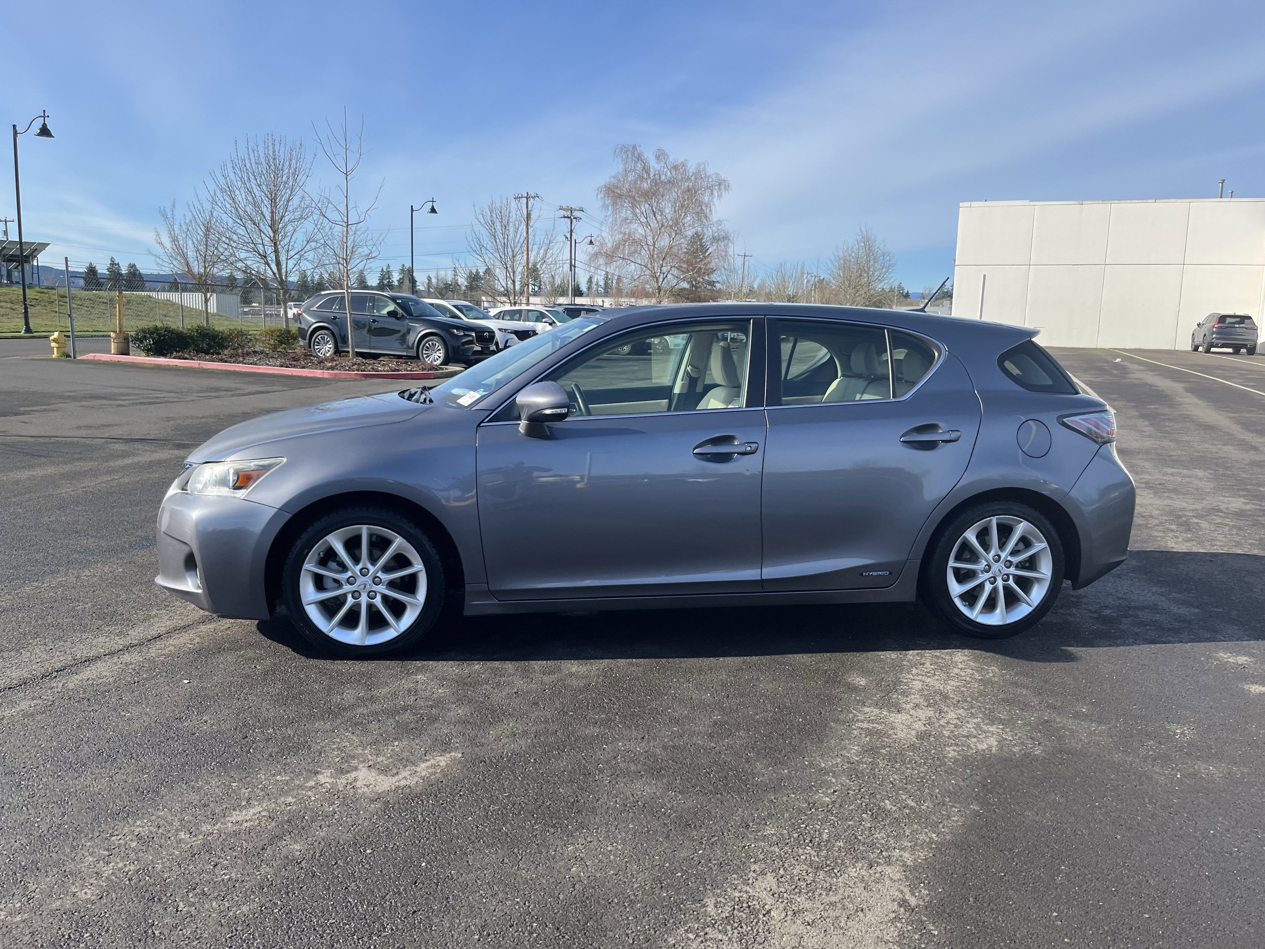 Used 2013 Lexus CT 200h image 2