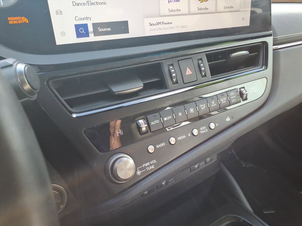Certified 2023 Lexus ES 250 w/ Premium Package image 18