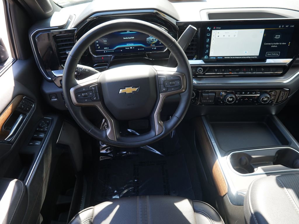 Used 2024 Chevrolet Silverado 3500 High Country w/ High Country Premium Package AWD/4WD image 21