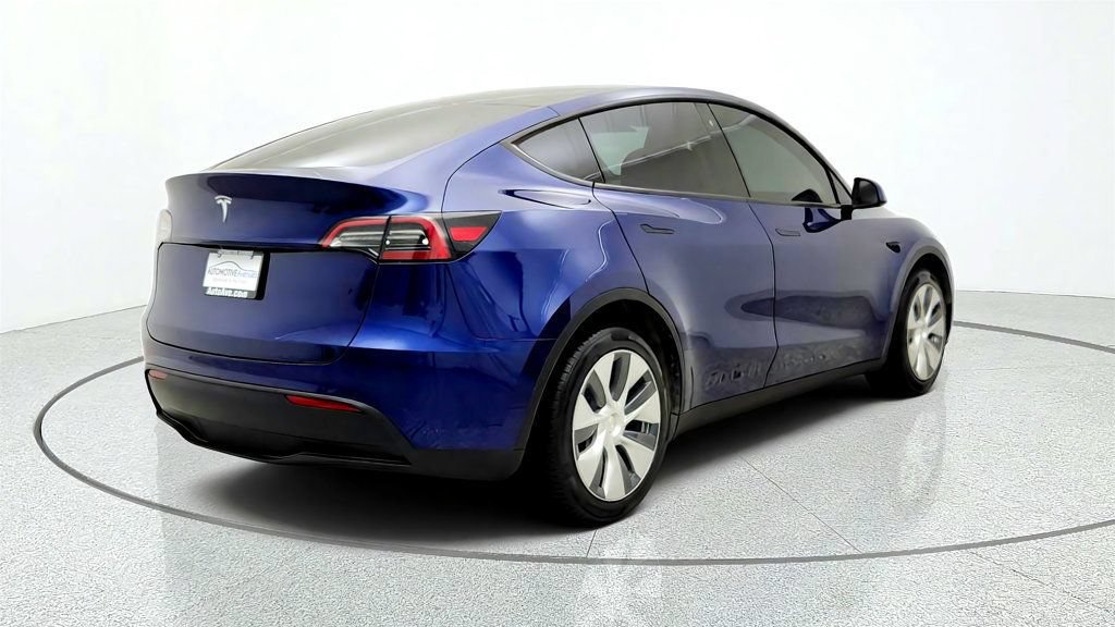 Used 2023 Tesla Model Y AWD image 5