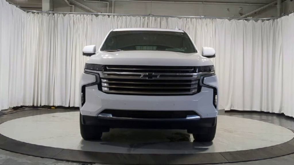 Used 2023 Chevrolet Tahoe High Country image 3