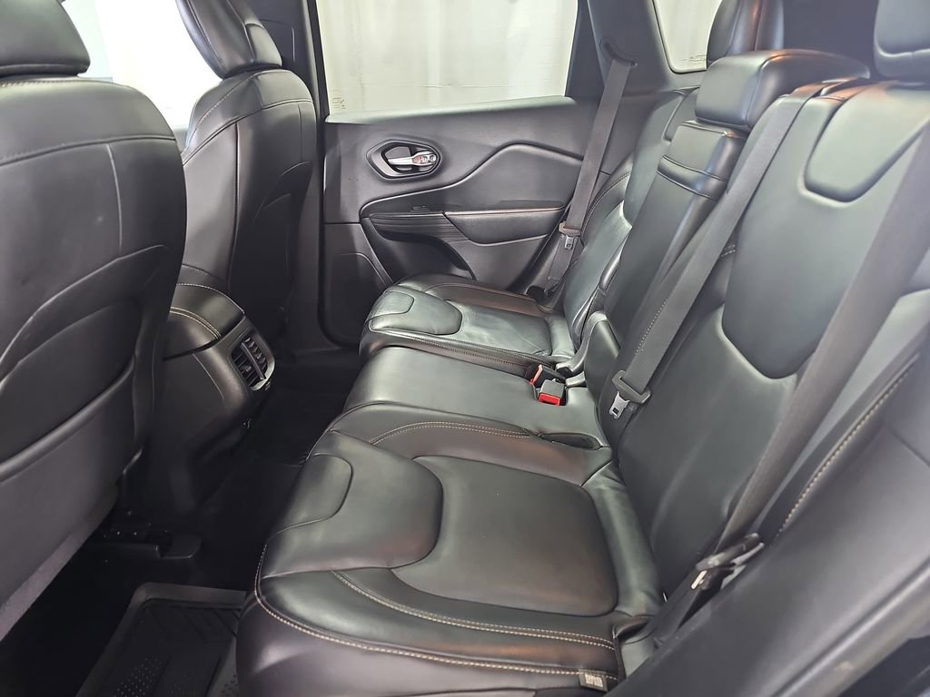 Used 2016 Jeep Cherokee Limited AWD/4WD image 17