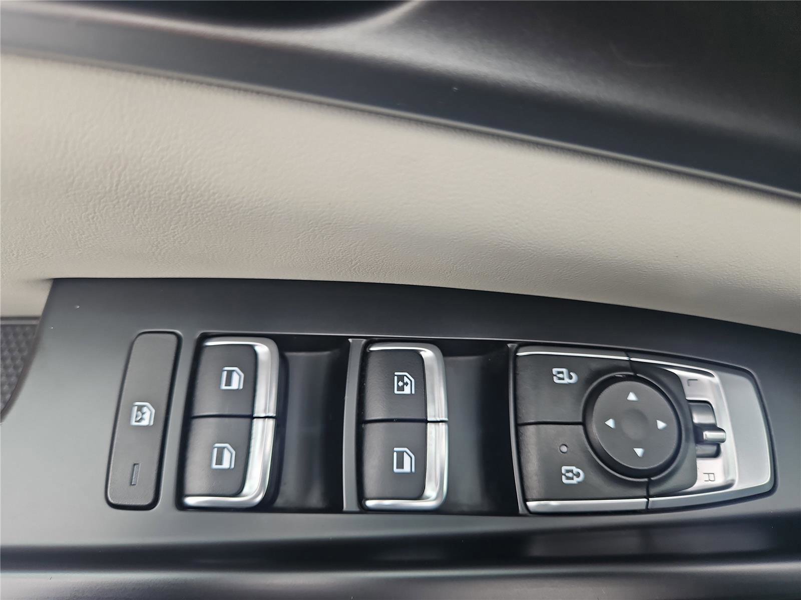 Certified 2024 Kia Carnival LX image 14