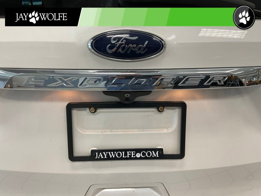 Used 2016 Ford Explorer XLT w/ Equipment Group 202A FWD image 23