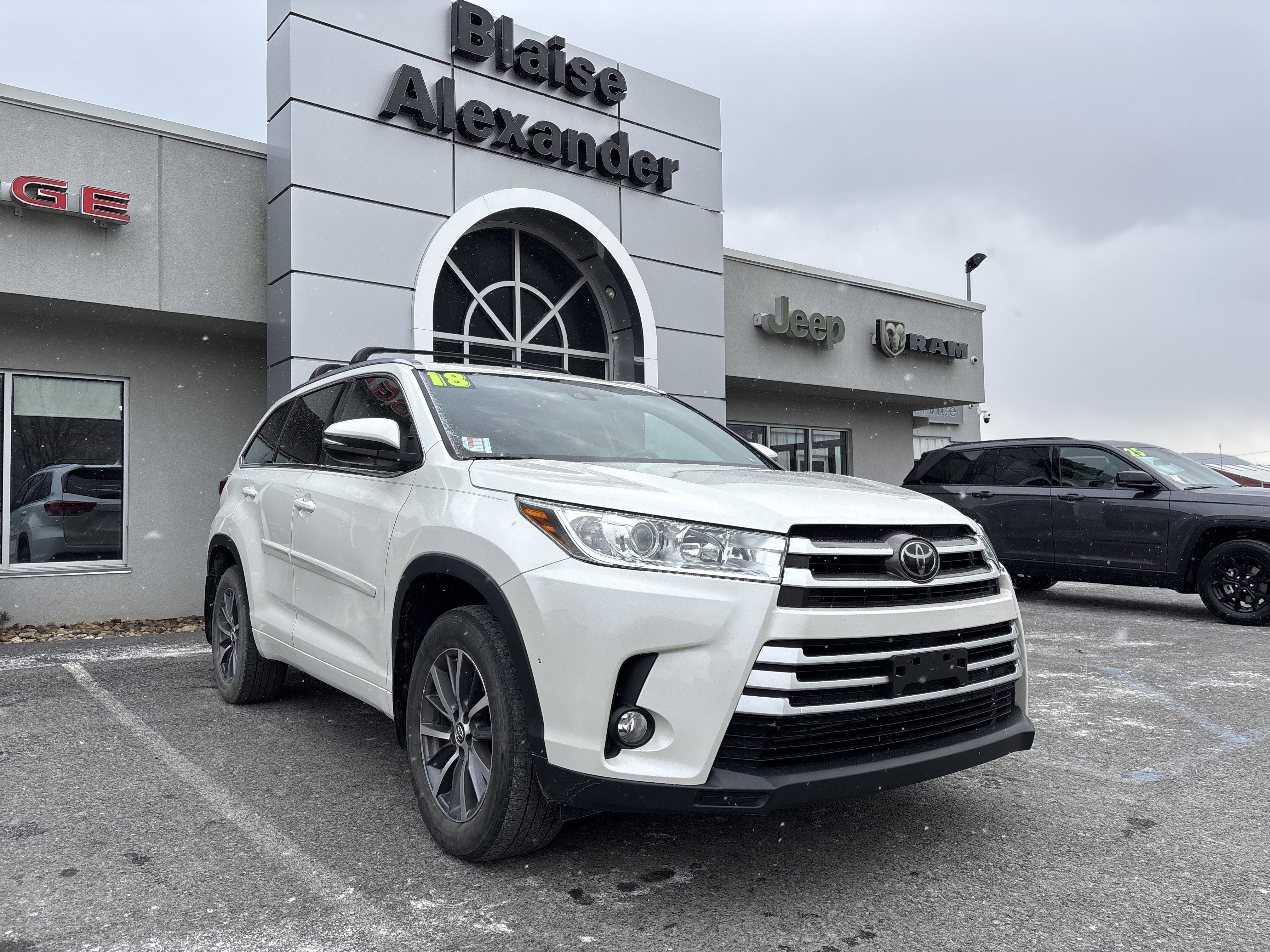 Used 2018 Toyota Highlander XLE video 1