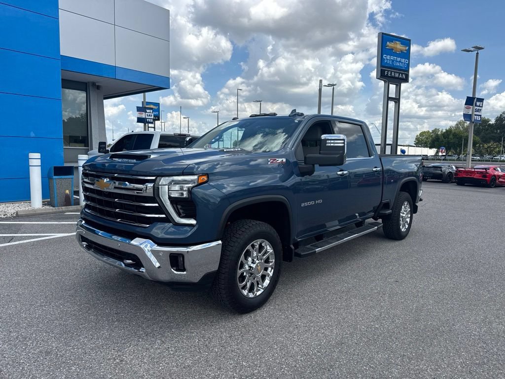 Used 2024 Chevrolet Silverado 2500 LTZ w/ LTZ Convenience Package AWD/4WD image 3