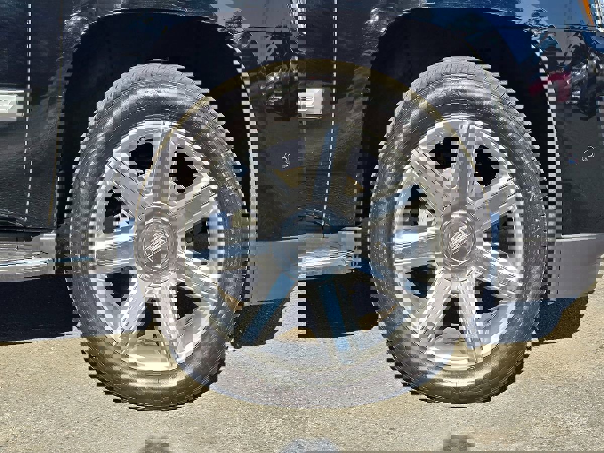 Used 2017 Cadillac Escalade Luxury image 8