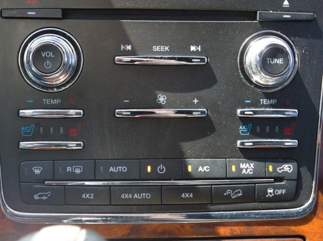Used 2015 Lincoln Navigator 4WD image 25