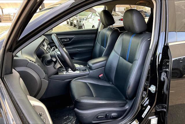 Certified 2018 Nissan Altima 2.5 SR w/ SR Midnight Edition FWD image 8