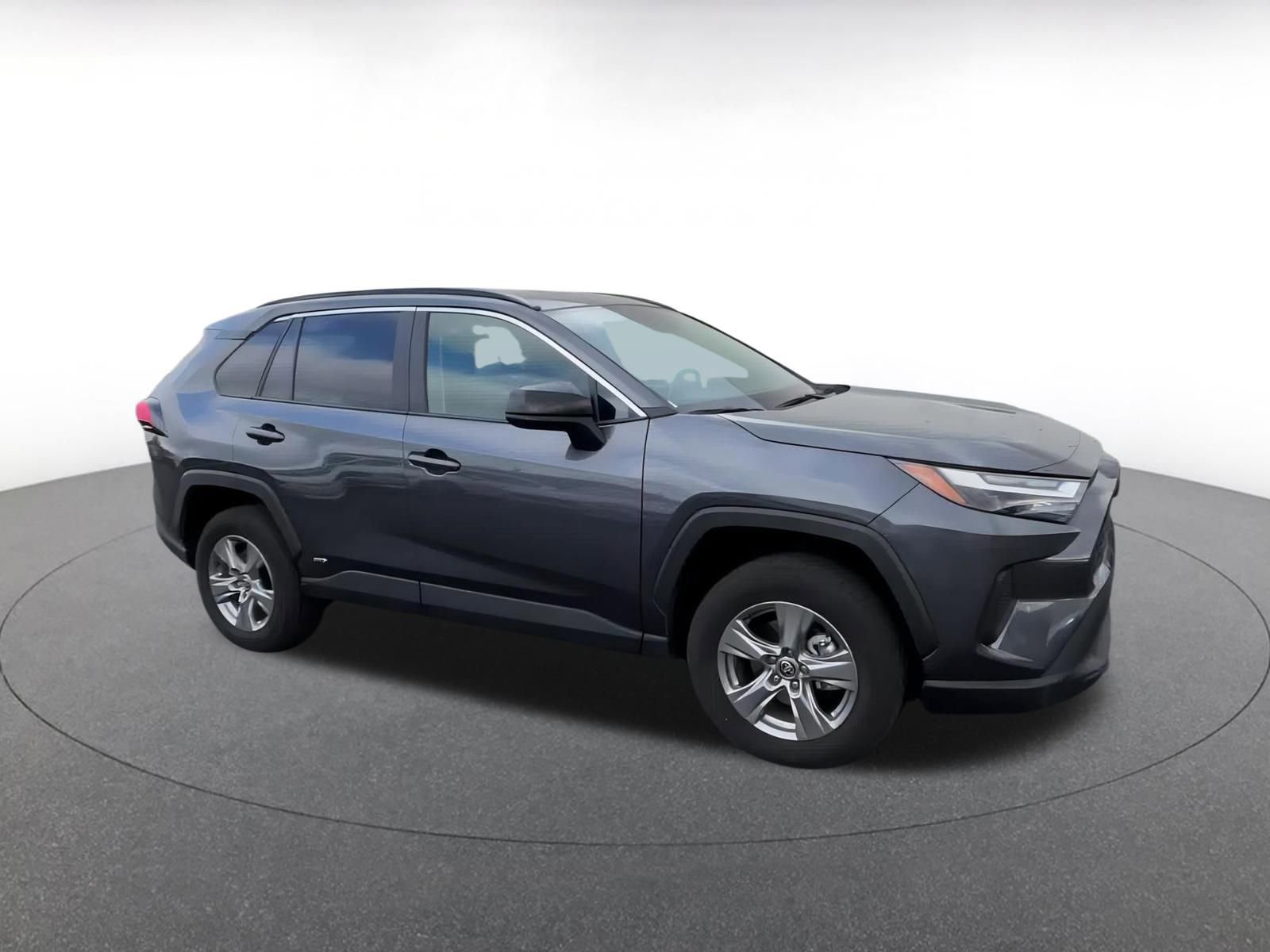 Used 2025 Toyota RAV4 LE video 2