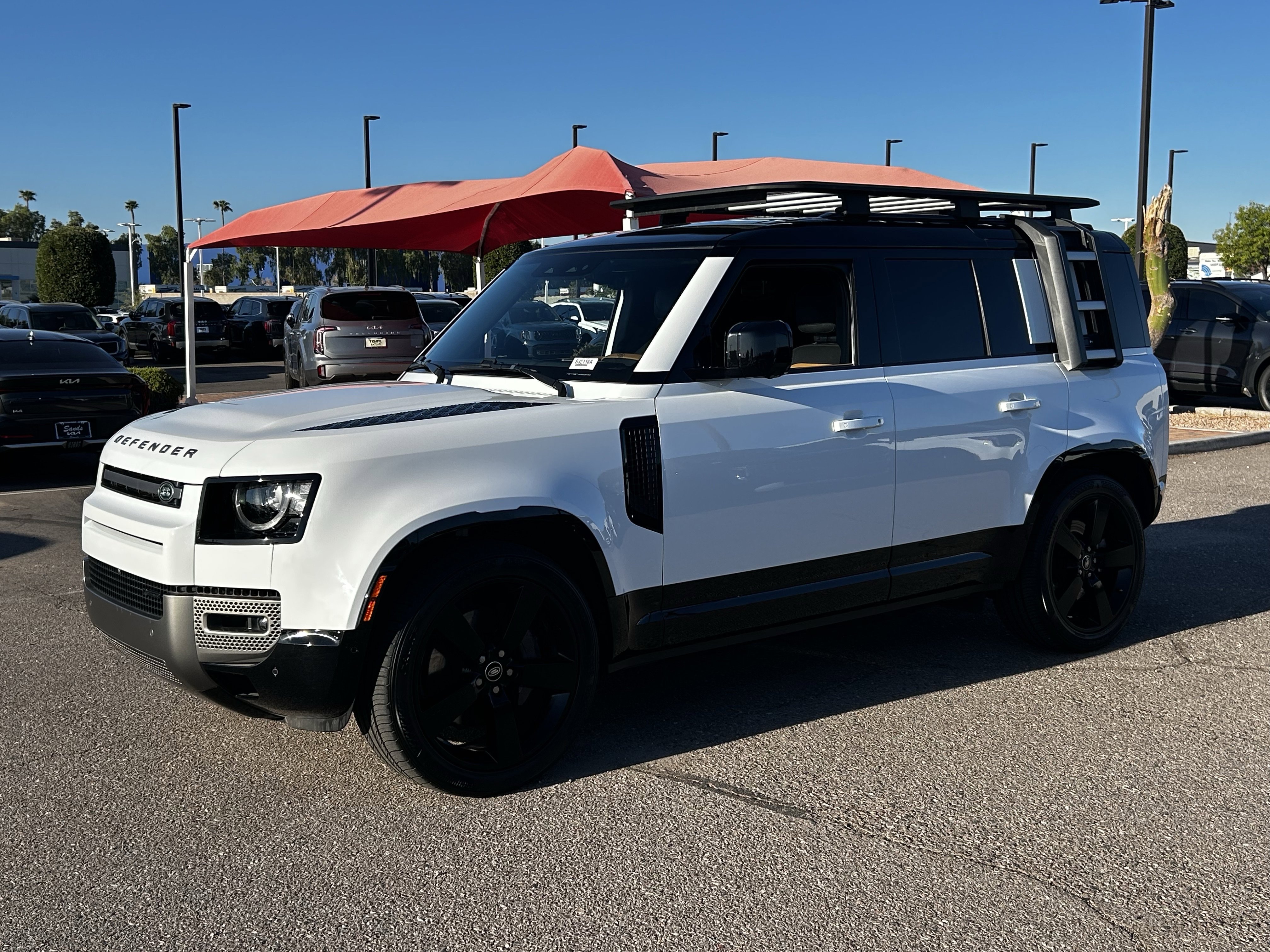 Used 2023 Land Rover Defender 110 X-Dynamic SE image 2