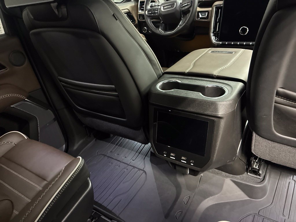 Used 2026 GMC Yukon XL Denali Ultimate w/ LPO, Floor Liner Package AWD/4WD image 14
