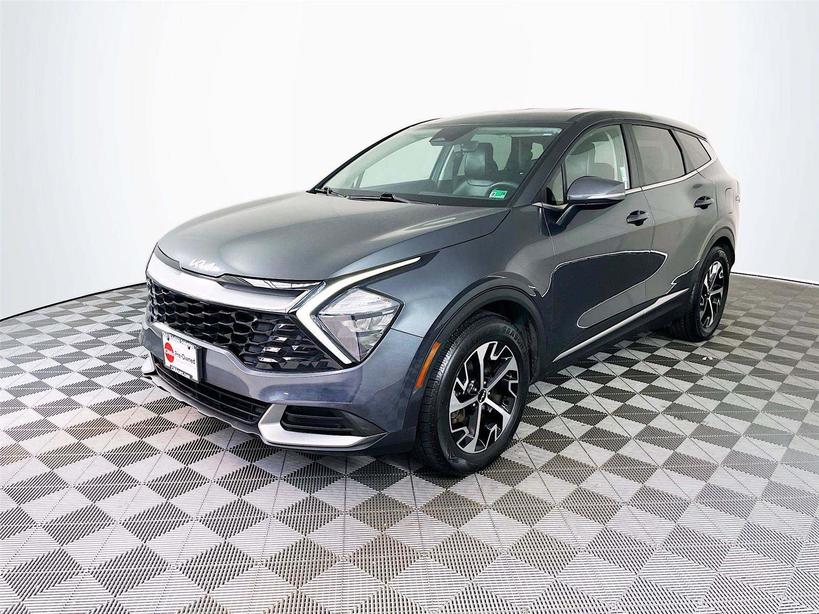 Used 2023 Kia Sportage EX FWD image 3
