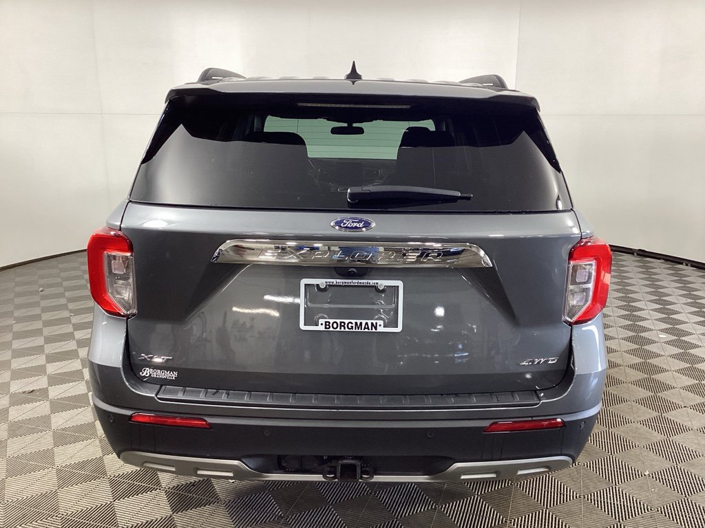 Used 2023 Ford Explorer XLT w/ Equipment Group 202A image 3