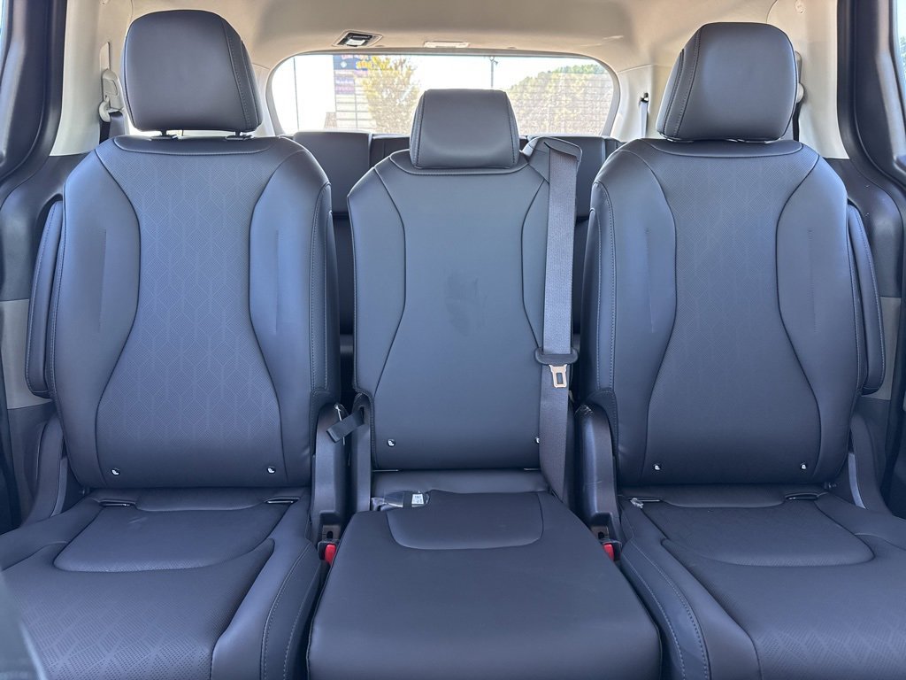 New 2026 Kia Carnival EX image 29