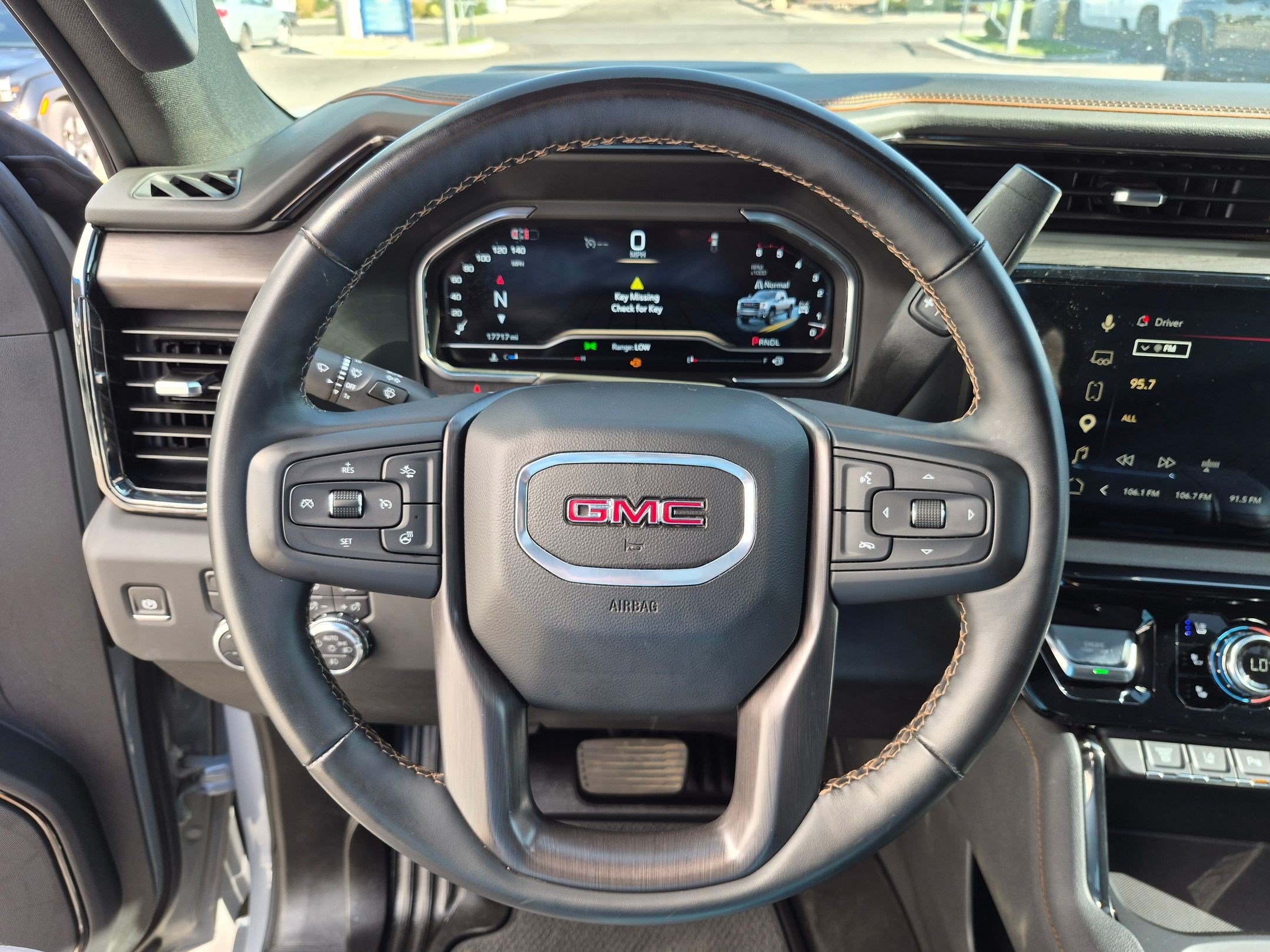 Used 2025 GMC Sierra 2500 AT4 AWD/4WD image 17