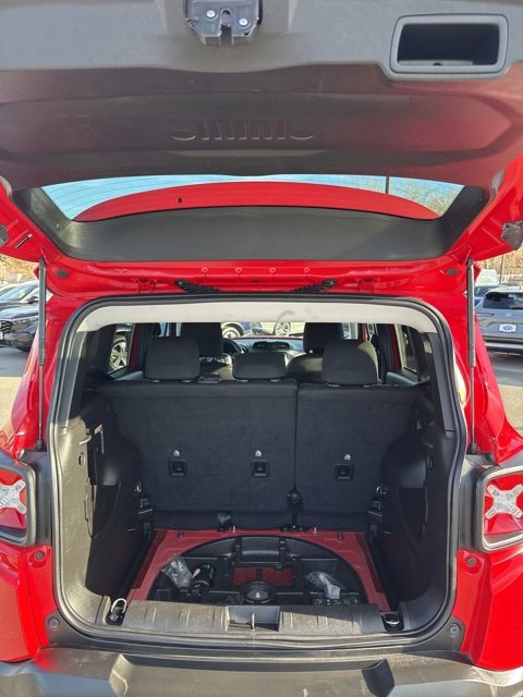 Used 2023 Jeep Renegade Latitude image 17