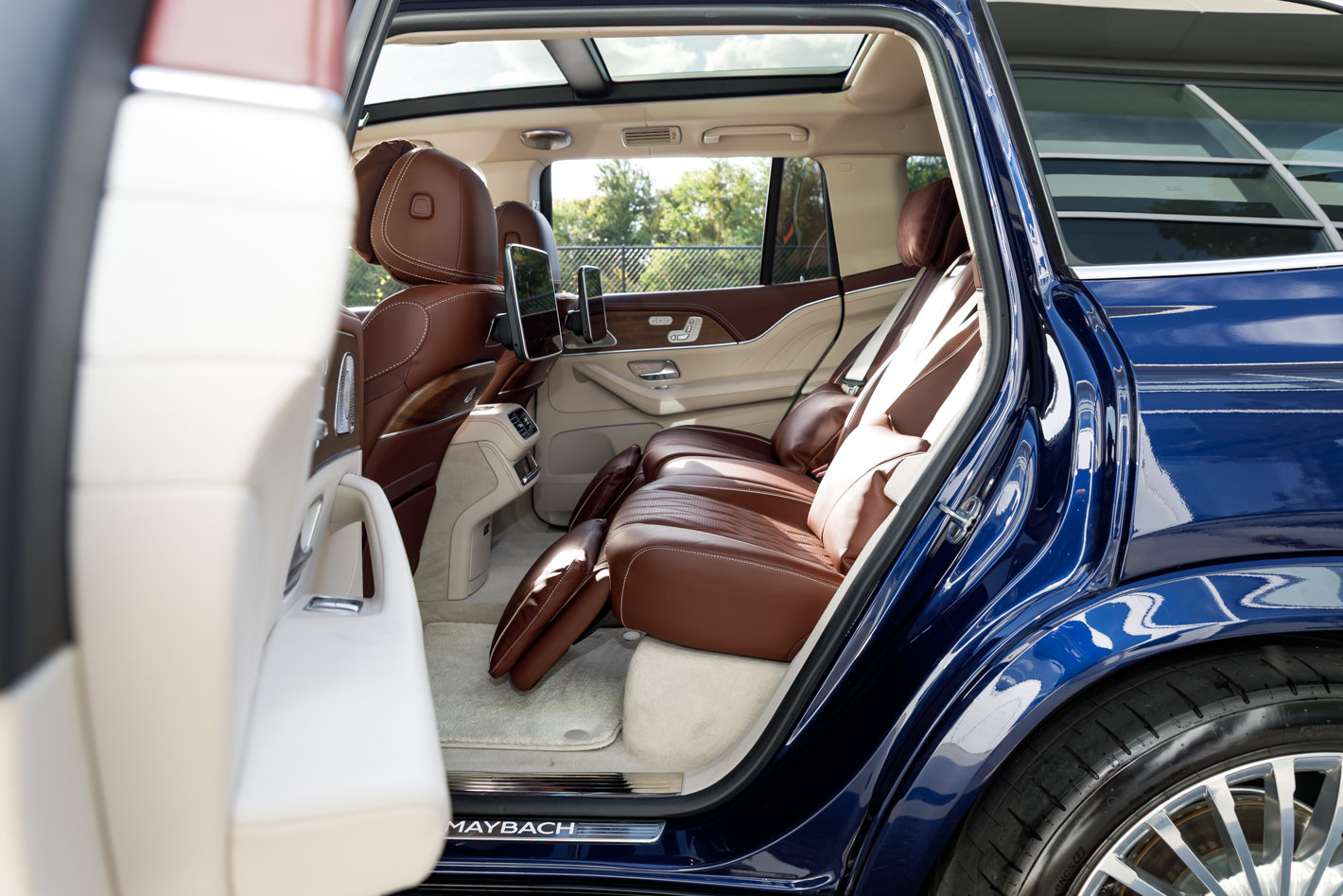 Used 2026 Mercedes-Benz Maybach GLS 600 4MATIC image 34