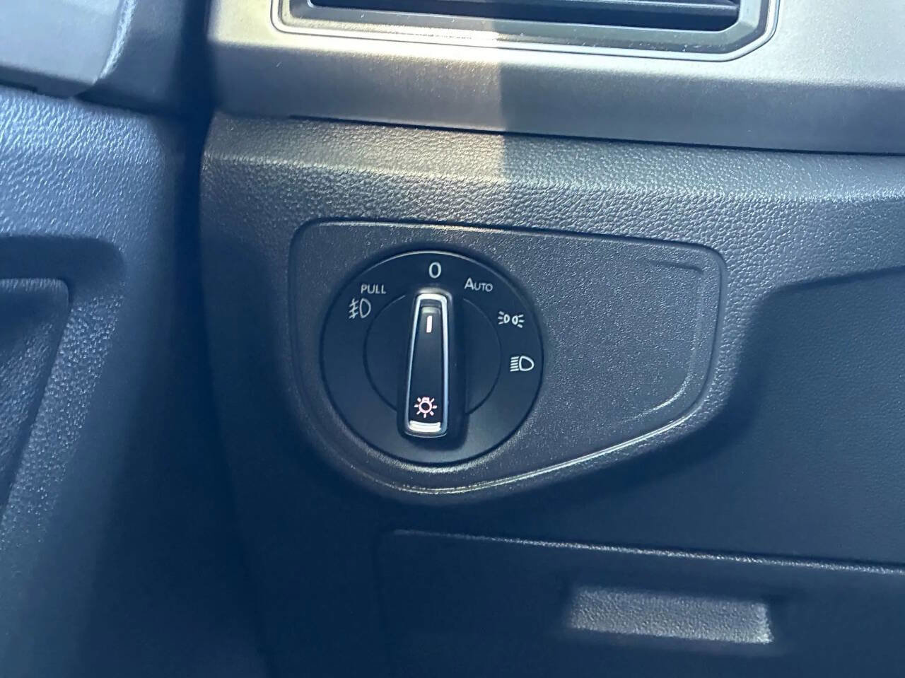 Used 2018 Volkswagen Atlas SE image 23