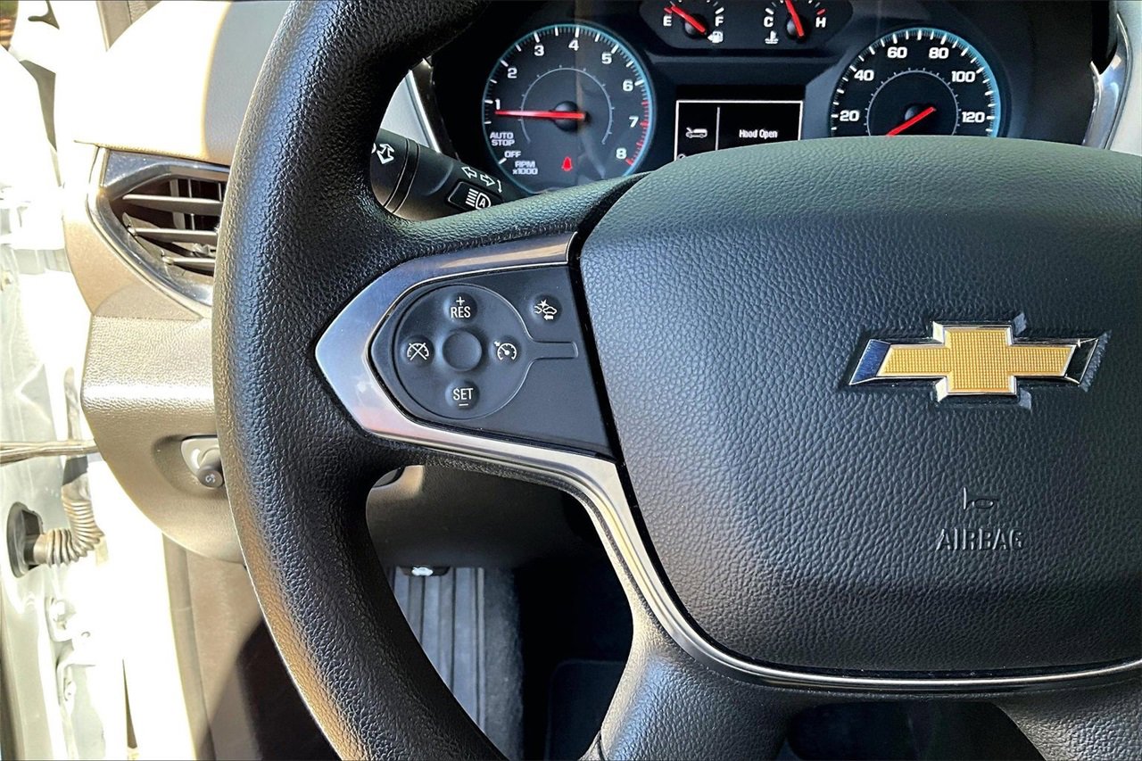Used 2023 Chevrolet Traverse LS image 10