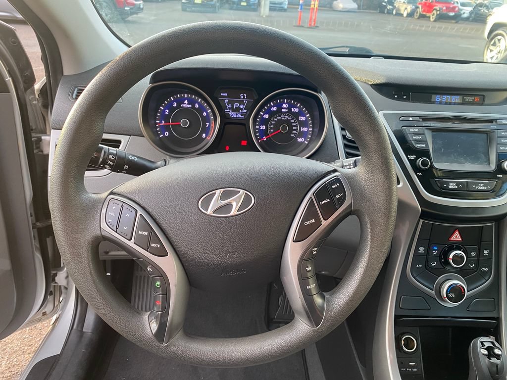 Used 2015 Hyundai Elantra SE w/ Option Group 02 FWD image 32